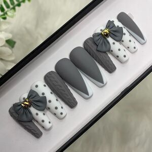 Chic Gray and White Press-On Nails with Bow Details NWOT